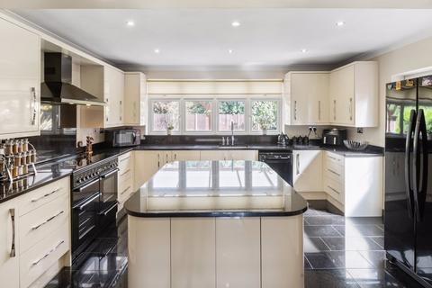 4 bedroom detached house for sale, Athole Gardens, Enfield, Greater London