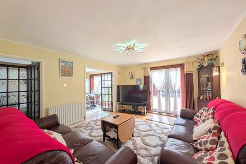 3 bedroom terraced house for sale, Engleheart Drive, Feltham, TW14