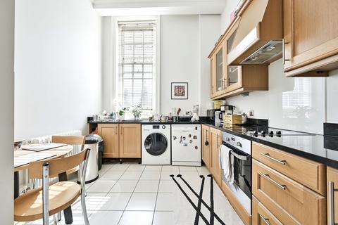 3 bedroom flat for sale, Lingard Avenue, London NW9