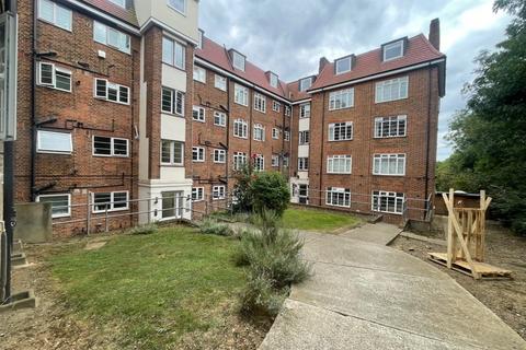 2 bedroom flat to rent, Risborough Close, Muswell Hill