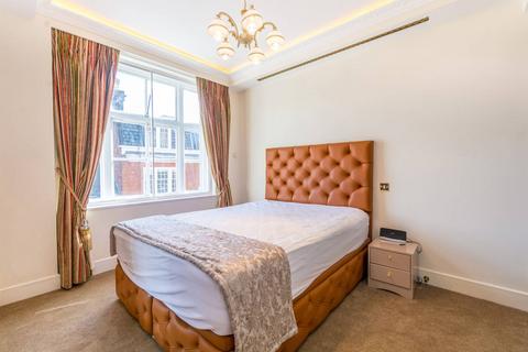 2 bedroom flat to rent, Carrington House, Mayfair, London, W1J