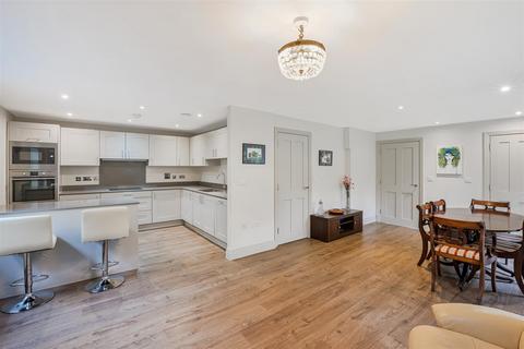 3 bedroom apartment for sale, Dorking Road, Tadworth