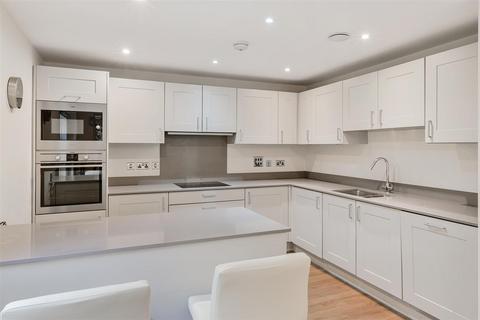 82 Dorking Road, Tadworth, KT20 5RX