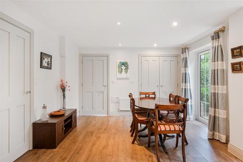 82 Dorking Road, Tadworth, KT20 5RX