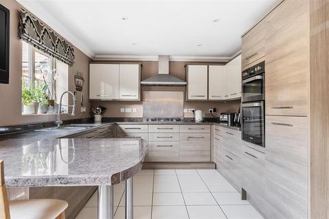 5 bedroom house for sale, Millers View, Southampton SO31