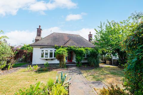 4 bedroom bungalow for sale, Chalkwell Avenue, Westcliff-on-sea, SS0