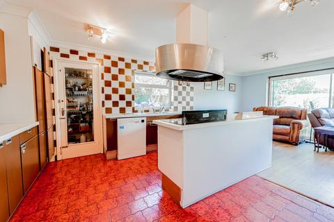 4 bedroom bungalow for sale, Chalkwell Avenue, Westcliff-on-sea, SS0