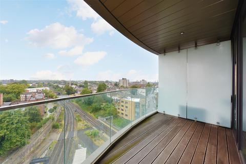 2 bedroom apartment for sale, Kingsland High Street, London, E8