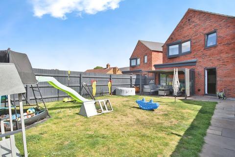 4 bedroom detached house for sale, Marsh Lane, Barton-Upon-Humber, DN18 5HF