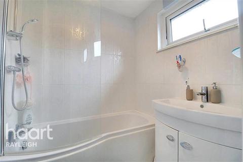 1 bedroom in a house share to rent, Scaldhurst, Pitsea, SS13