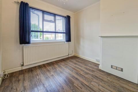 1 bedroom maisonette to rent, The Parade, Claygate, KT10