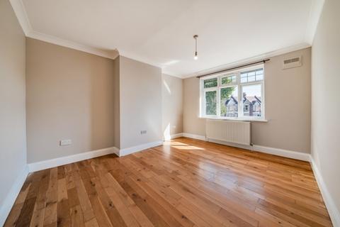 2 bedroom apartment to rent, Malden Hill New Malden KT3