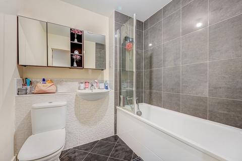 1 bedroom flat for sale, Merryfield Court, Uxbridge Road, Acton, London, W3