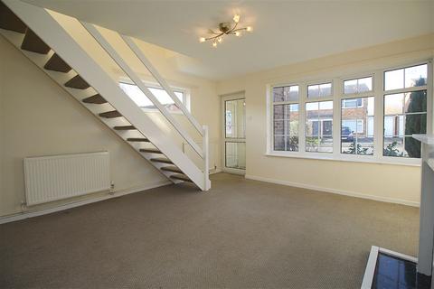 2 bedroom semi-detached house to rent, Buckingham Drive, Loughborough, LE11