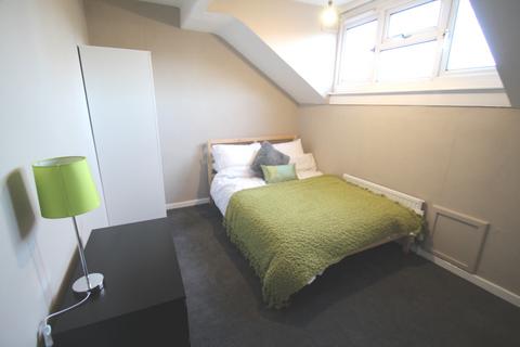 1 bedroom in a house share to rent, BILLS INCLUDED - Burley Lodge Road, Hyde Park, Leeds, LS6