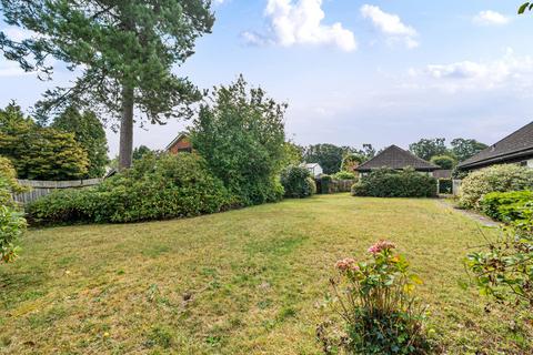 4 bedroom detached bungalow for sale, West Chiltington - private cul-de-sac location