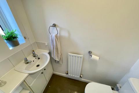 3 bedroom terraced house for sale, Morgan Close, Luton, Bedfordshire, LU4 9GN