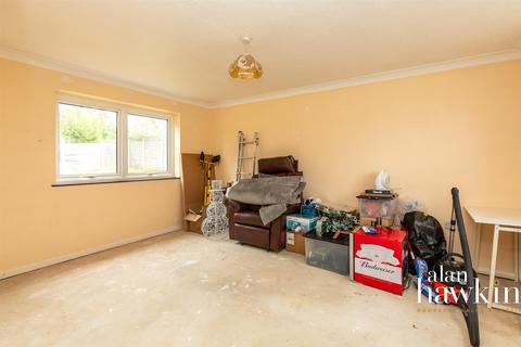 3 bedroom detached house for sale, Westbury Park, Royal Wootton Bassett