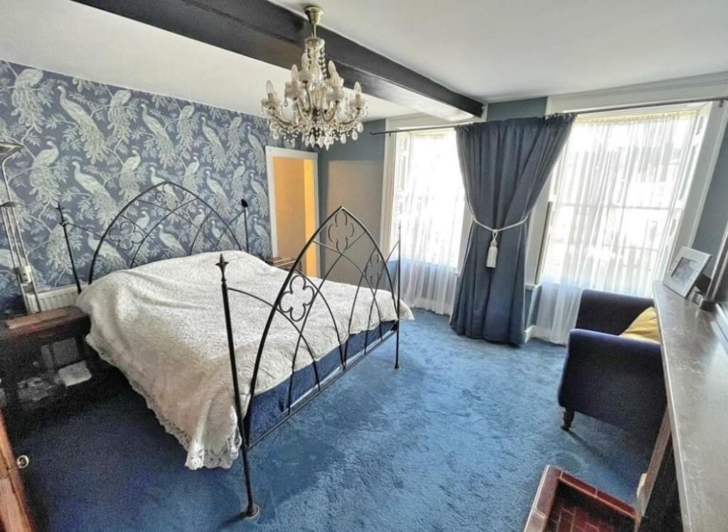 9 giselle bed