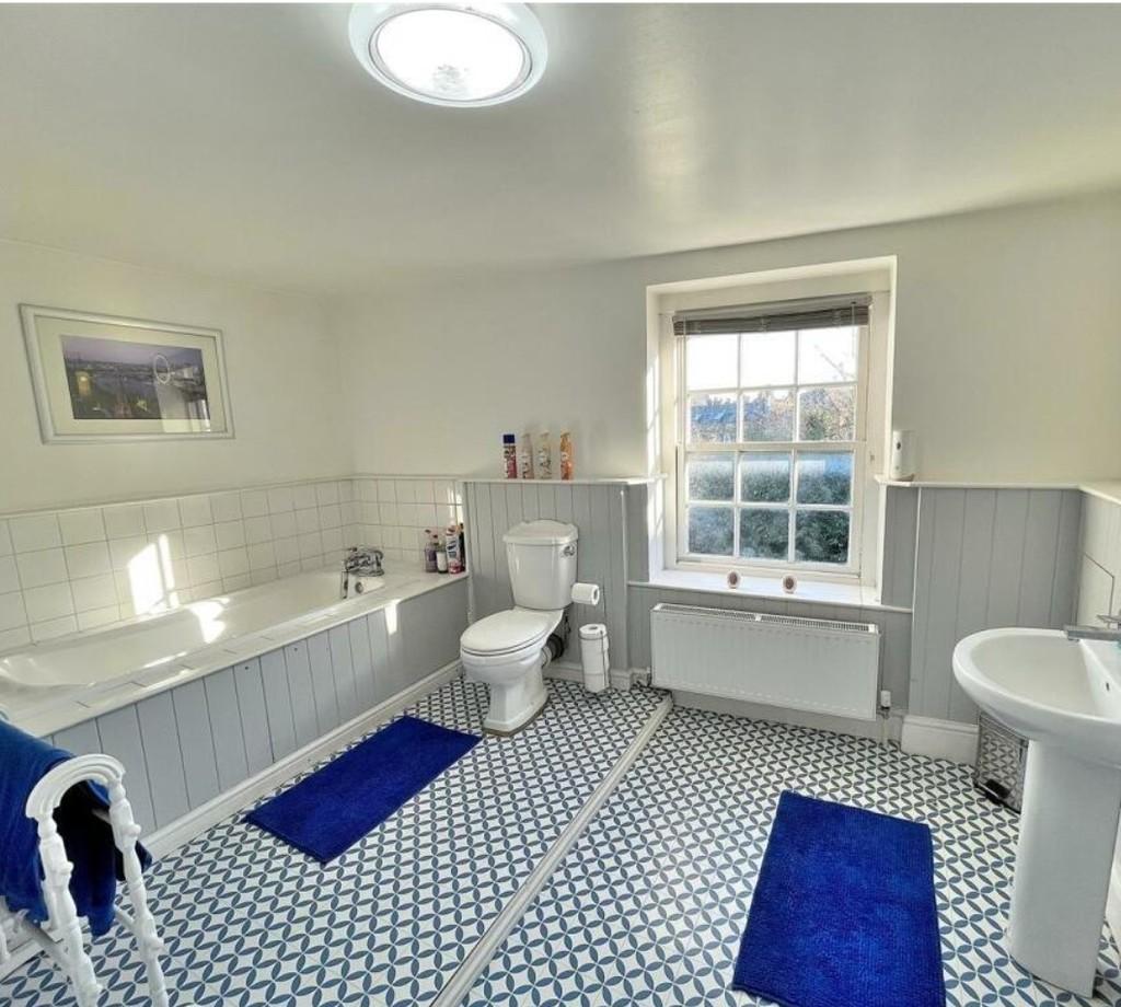 4 bath room