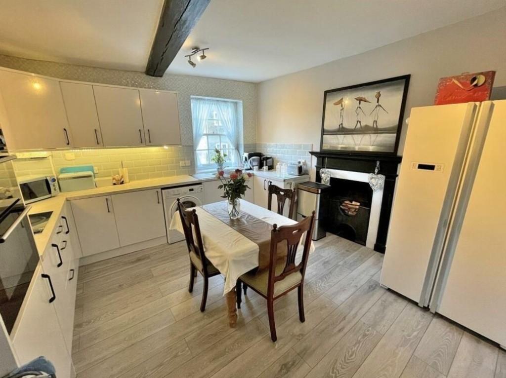 2 kitchen 1