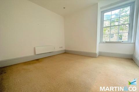 2 bedroom apartment to rent, Wentworth Lodge, Wakefield WF1