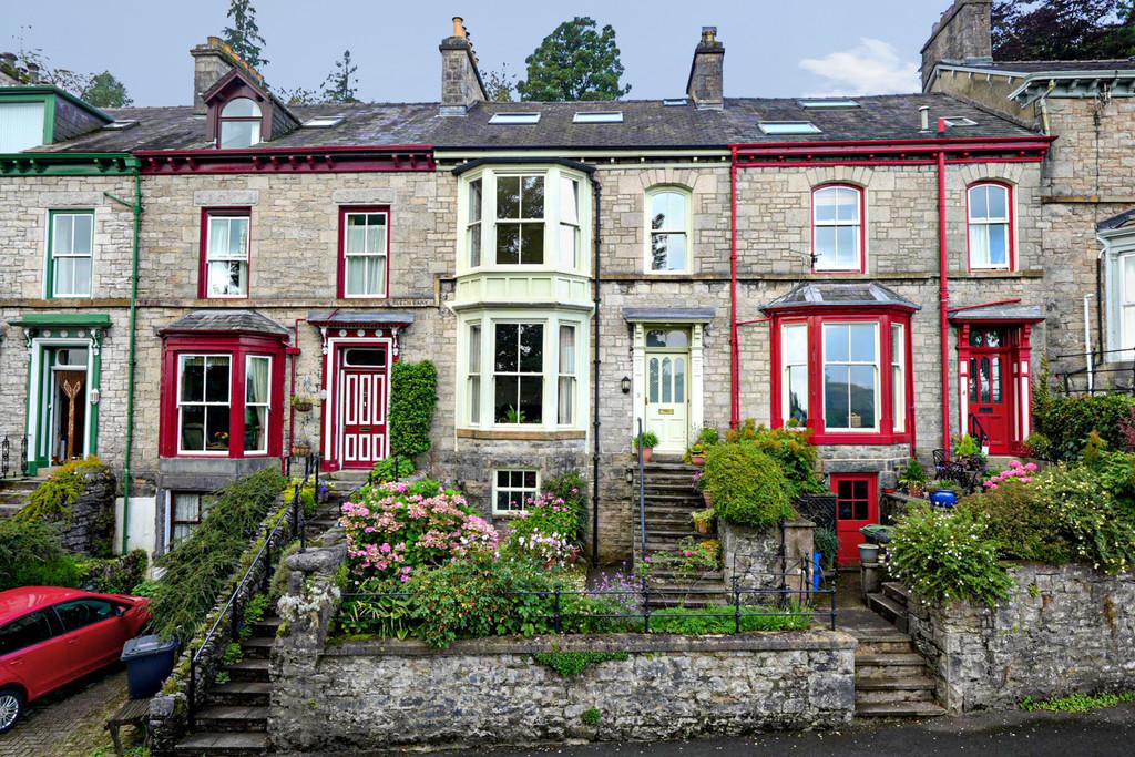 3 Beech Hill Terrace, Kendal, LA9 4PP 4 bed terraced house - £475,000