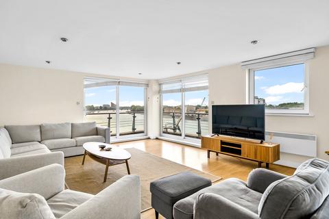 3 bedroom apartment to rent, Smugglers Way, Wandsworth
