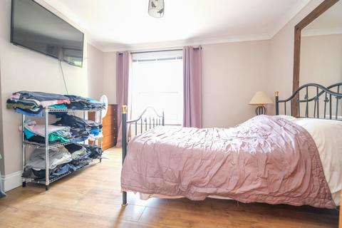 2 bedroom terraced house for sale, Meadow View, Orpington