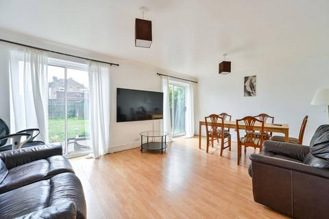 2 bedroom flat to rent, Rutland Park, Catford, London, SE6