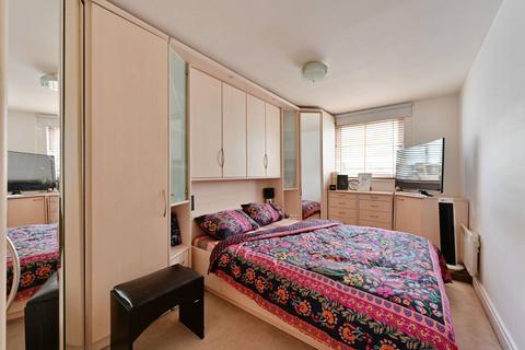 2 bedroom flat for sale, Smugglers Way, Wandsworth, London, SW18