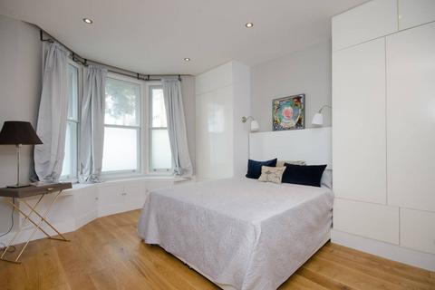 1 bedroom flat for sale, Lots Road, Chelsea, London, SW10