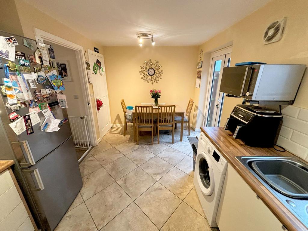 Howden Close, Coalville LE67 3 bed semidetached house for sale £240,000