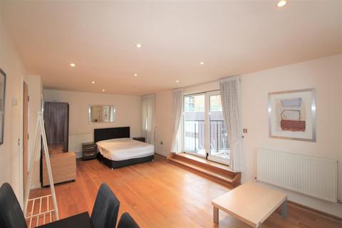 2 bedroom flat to rent, Newport Avenue, London