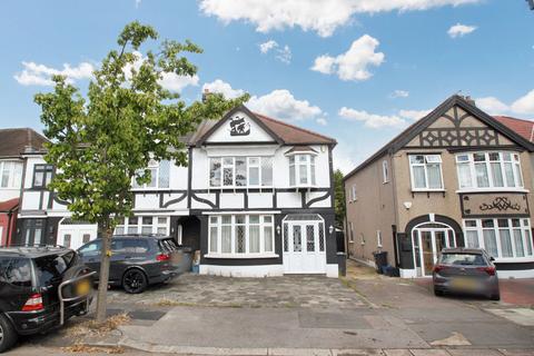 3 bedroom semi-detached house for sale, Abbotswood Gardens, Ilford