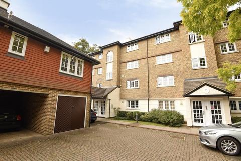 7 Selhurst Close, London, SW19 6AY