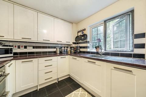 7 Selhurst Close, London, SW19 6AY
