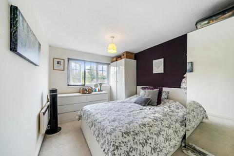 7 Selhurst Close, London, SW19 6AY