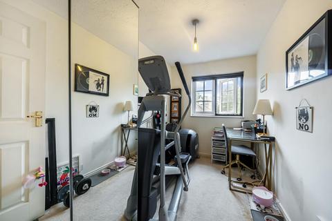 7 Selhurst Close, London, SW19 6AY