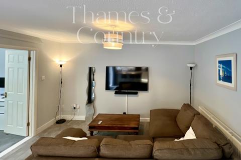 17 Rixon Close, George Green, Slough, SL3 6RH