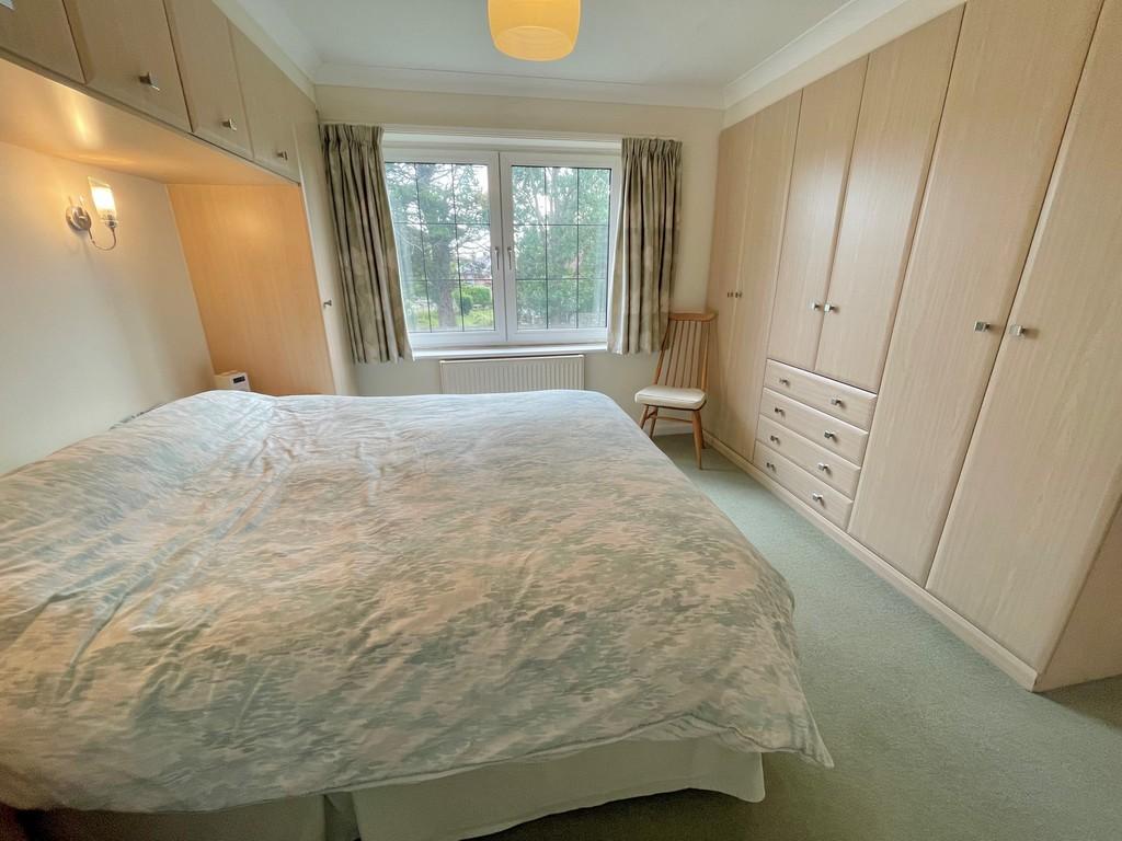 2 Barton Court Bed 1 2