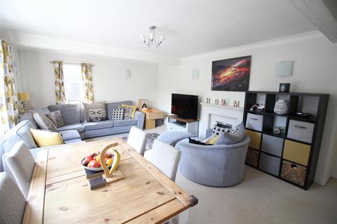 3 bedroom detached house for sale, Great North Road, Leeds LS25