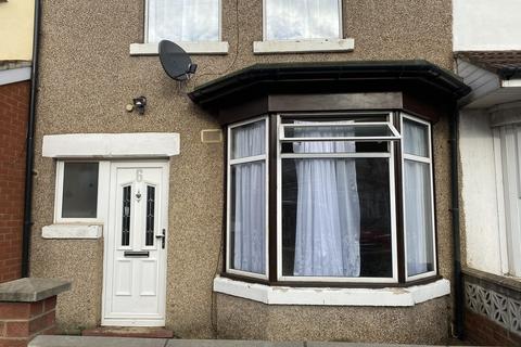 3 bedroom terraced house to rent, Balfour Road, Southall