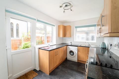 2 bedroom ground floor flat to rent, Fulham Close, Uxbridge