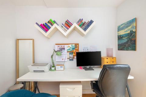 24 Bath Buildings, Bristol, BS6 5BE