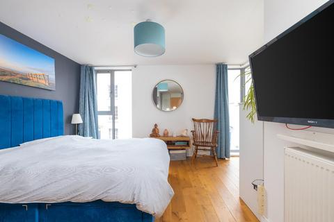 24 Bath Buildings, Bristol, BS6 5BE