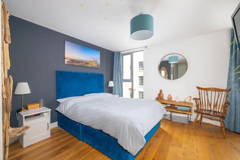 24 Bath Buildings, Bristol, BS6 5BE