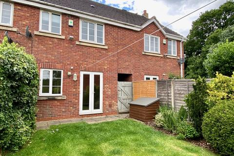 3 bedroom terraced house to rent, Sedgemoor Court, Daventry, Northants.