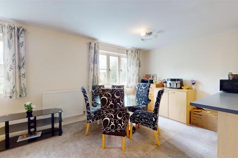 2 bedroom flat to rent, Riverside Place, Stamford