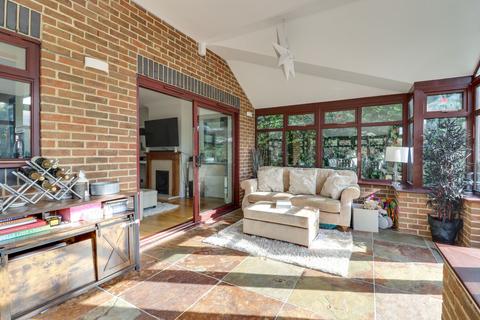 41a Esher Road, East Molesey, KT8 0AH